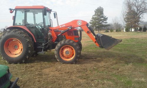 Kubota M9000 Hydraulic Shuttle Tractor  Loader, 1216 hours, 2003 Model