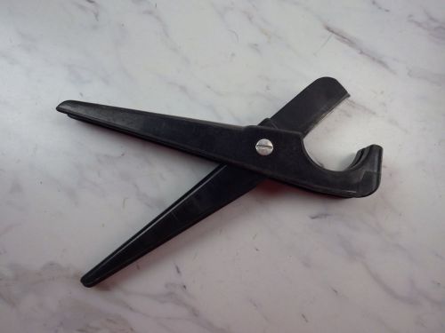 Pex cutter tool for 1.5&#034; pex pvc aluminum plastic and rubber hose pipe 1-1/2&#034; for sale