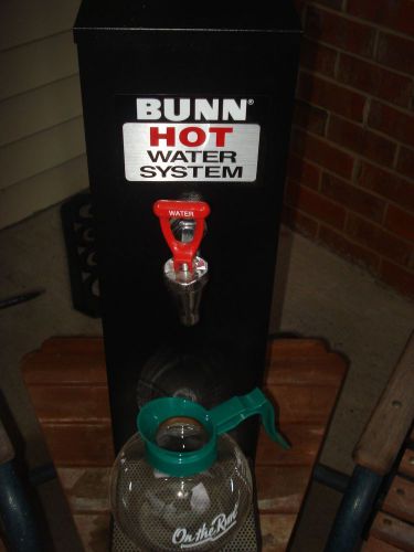 Bunn hw2 hot water dispenser with drip pad and decanter, very nice for sale