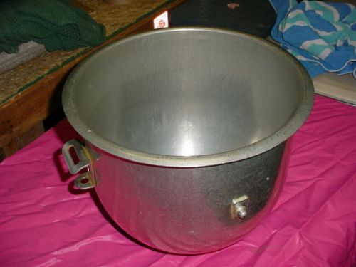 Decent nice  hobart   a 200  mixer stainless steel bowl 1 owner no res #4 for sale