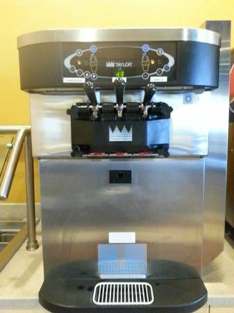 Taylor Crown Frozen Yogurt Machine (2012, Model C723-27)