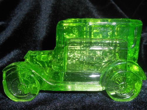 Green Vaseline glass Taxi antique Car sedan uranium candy container ford / glows