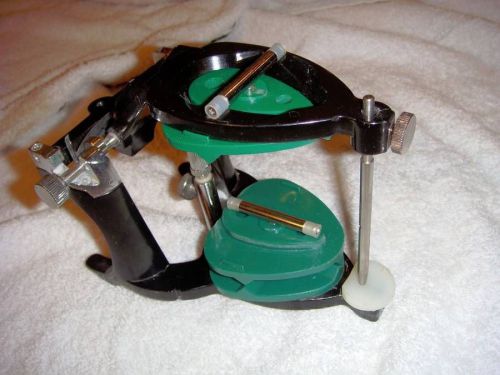 USED KEYSTONE LUXURY ARTICULATOR W/SET OF PLASTIC-STEEL MTG PLATES + 1 EXTRA