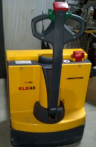 Multiton 2041 kg electric pallet jack 24 volt.   along with charger works great