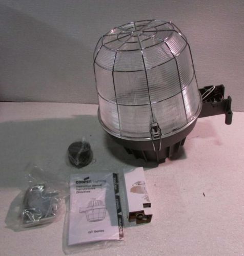 Cooper lighting gt100mh 100w metal halide security dusk to dawn area light for sale