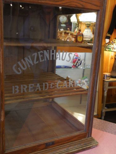 VINTAGE GUNZENHAUSER OAK BREAD AND CAKE BAKERY DISPLAY CABINET W/3 GLASS SIDES