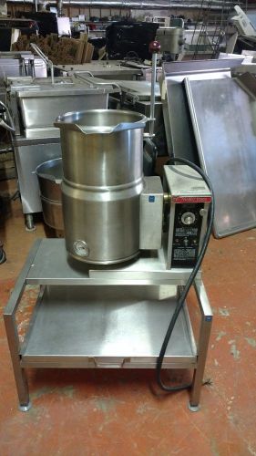 Tilt Kettle 20 Quart Market Forge W/Stand  208, 3 Phase  Works Perfect