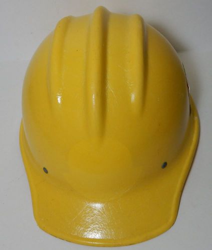 OLD YELLOW BULLARD 502 FIBERGLASS HARD HAT IRONWORKER AGC ASSOCIATED CONTRACTORS