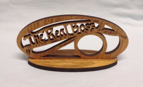 Hand Carved 8&#034; Long Wood Desk Sign Plaque Scrolled &#034;THE REAL BOSS&#034; EUC