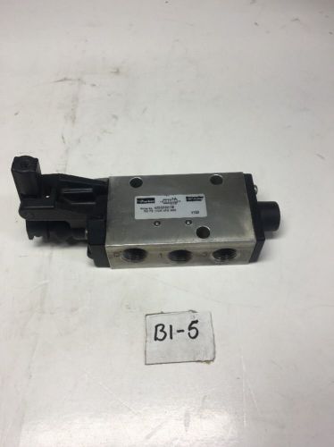 Parker 422cs011w 2 position pneumatic inline valve *fast shipping* for sale