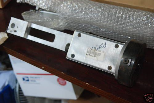 SMC CDLM2L32-300-P-B54, lock-up cylinder  NEW