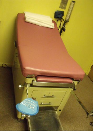 Manual OB/GYN Exam Table