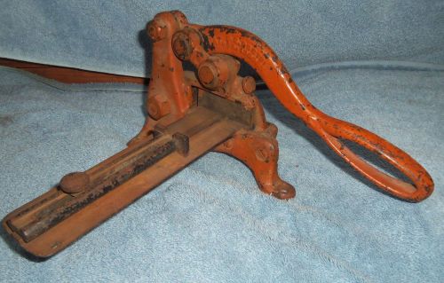 ANTIQUE GOLDING MFG. CO. CAST IRON PRINTING TYPE CUTTER