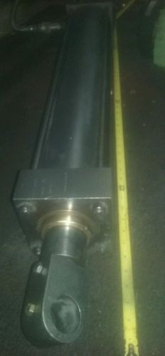 Hydraulic cylinder 46&#034; long! 26&#034; inch stroke never used!!