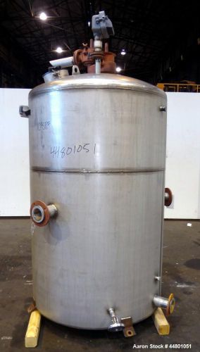 Used- Par Piping &amp; Fabrication Tank, 550 Gallons, 304 Stainless Steel, Vertical.