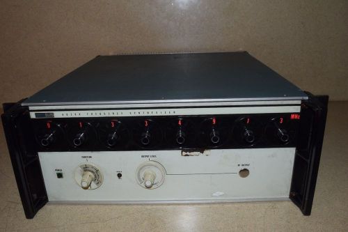 FLUKE 6039A FREQUENCY SYNTHESIZER (F1)