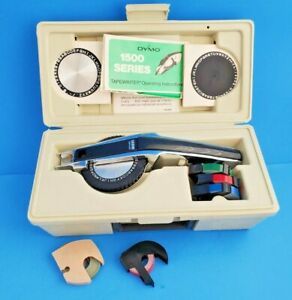 VINTAGE DYMO DELUXE LABEL MAKER #1550 TAPEWRITER KIT W/TAPES ORIGINAL CASE