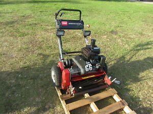 Toro GM 1000 Walk Greens Lawn Mower Reel Mower with Groomer - Model 04052