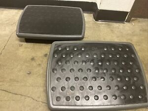 3M DISPLAY MATERIALS AND SYSTE FR330 ADJUSTABLE FOOT REST GREY