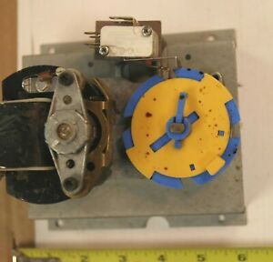 Dixie Narco soda machine can vending motor w/ yellow &amp; blue cams - Tested Good