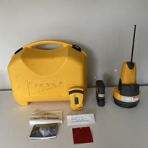ROBOTOOLZ Robo Laser RB01001 Self-Leveling - Remote, Case + RoboVector Tested!