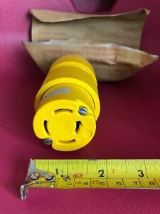 3 PCS. GE 7408-GC TWIST- LOCK FLANGED FEMALE PLUG  4-WIRE 120/208V 20A 3 PHASE