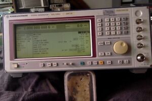 Rohde Schwarz SMT06 signal generator