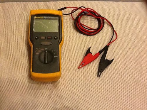 Fluke 1520 ohm meter with leads and case