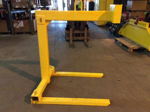 (1) 3000 lb pallet lift  fixed crane forks pallet lift for sale