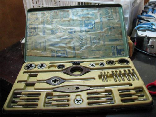 VINTAGE NAREX W-1 TAP AND DIE TOOL KIT/SET  (33 pieces) MADE IN CZECHOSLOVAKIA