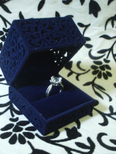 New Unique Fancy Laser Cut 3D Royal Navy Blue Velvet Engagement Ring Gift Box