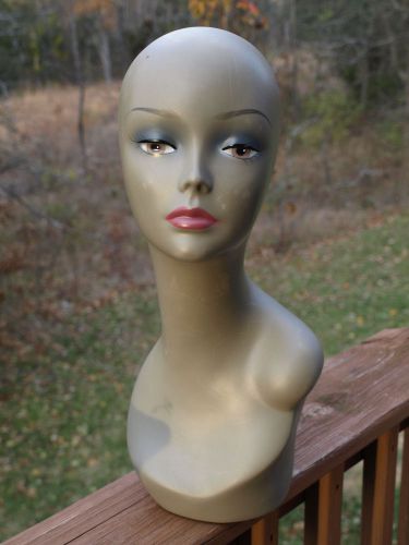 VINTAGE MANNEQUIN HEAD, Wig/Hat Display - *HIGH END*  REALISTIC &amp; PRETTY!