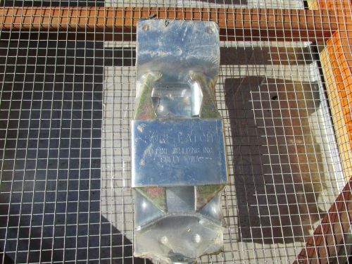 Gate latch  ,  2 way livestock/ horse ,  lockable   . sure-latch    by co-line for sale