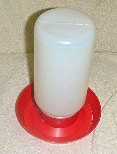 1 - Quart Poultry Chicken Duck Geese Guinea Quail Turkey Screw on Base Waterer