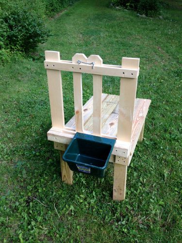 Goat Milking Stand With Feeder Dish