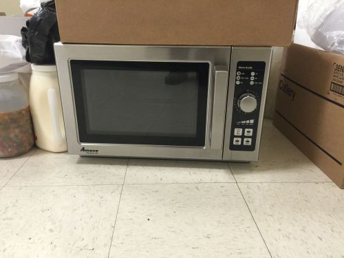 Amana RCS10DSE 1000W Commercial Microwave with Dial Control.