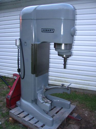 Hobart mixer model # v1401, 200v very clean!! excellent cosmetic condition!! for sale