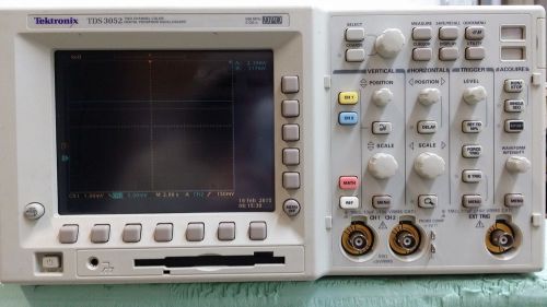Tektronix TDS3052, digital oscilloscope 500 MHz  2 channel w/ Opt 16