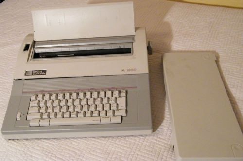 Smith Corona XL1900 Typewriter