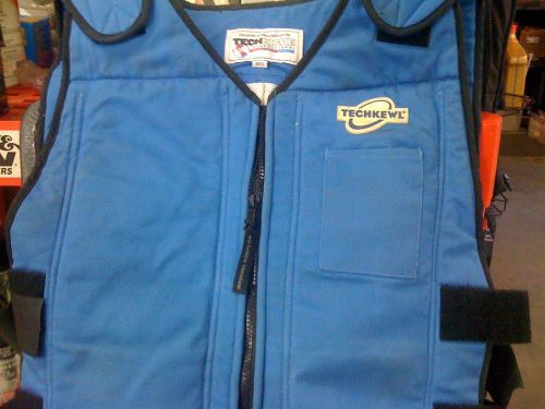 Techniche 6626-blue m/l phase change cooling vest, m/l, blue w/extra cool paks for sale