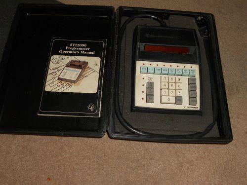 TEXAS INSTRUMENTS 5TI2000 5TI PROGRAMMER 20001  WITH CASE AND MANUAL