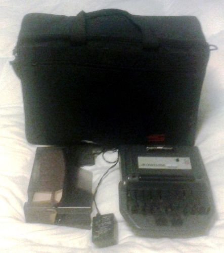 Stenograph Stentura 200 SRT Court Reporting Machine &amp; Carrying Case