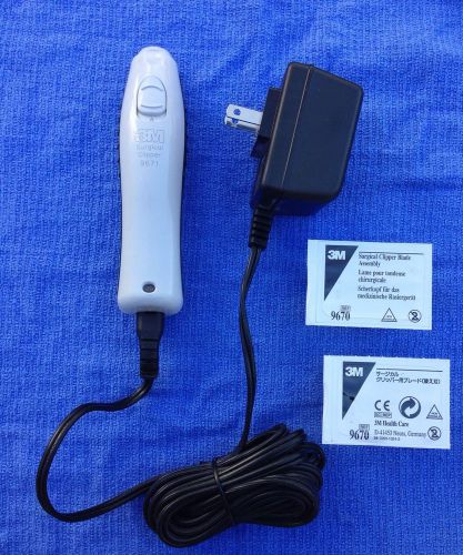 3M Surgical Clipper 9671 includes Charging Cord (9672) w/2 NEW blades (9670)