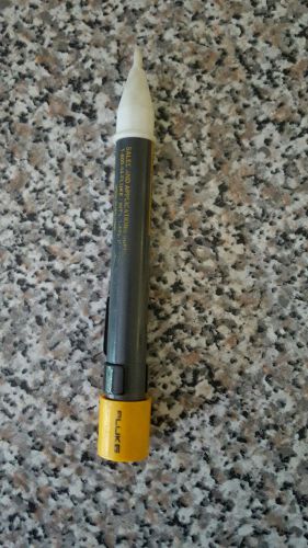 Used Fluke 2AC VoltAlert Non-Contact Voltage Detector Pen Tester 90-1000V