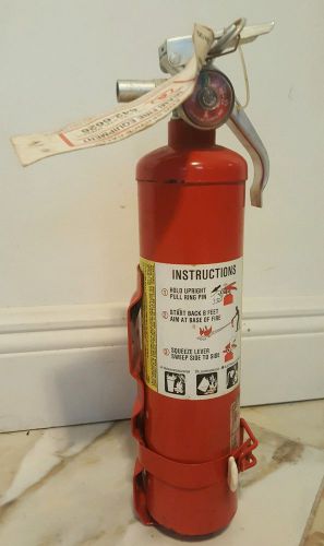 fire extinguisher 1-A:10-B:C with bracket fully charged