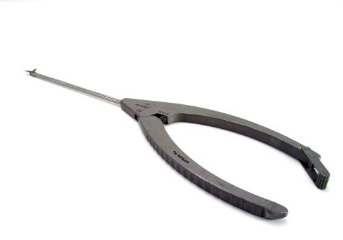 Arthrex Scissor, Serrated Tooth, Straight Tip