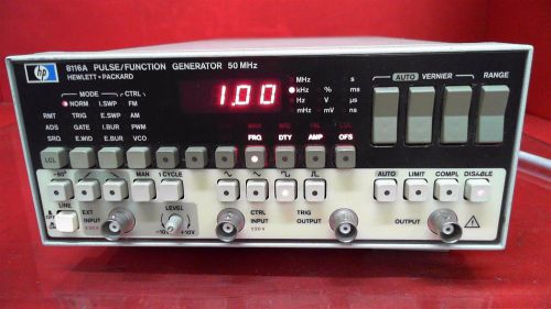 HP Hewlett Packard 8116A Pulse Function Generator 50 MHz Option 001 POWERS ON