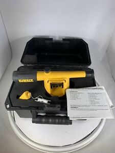 DeWalt DW090 Manual Builder&#039;s level with Plumb Bob in Case *READ*