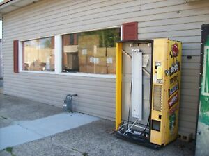 Used Vendo Candy Vending Machine 10 Selection - Dollar Bill Acceptor NO SHIPPING