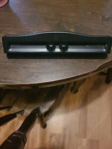 Business Source Heavy-duty Hole Punch - 3 Punch Head[s] - 30 Sheet Capacity -
